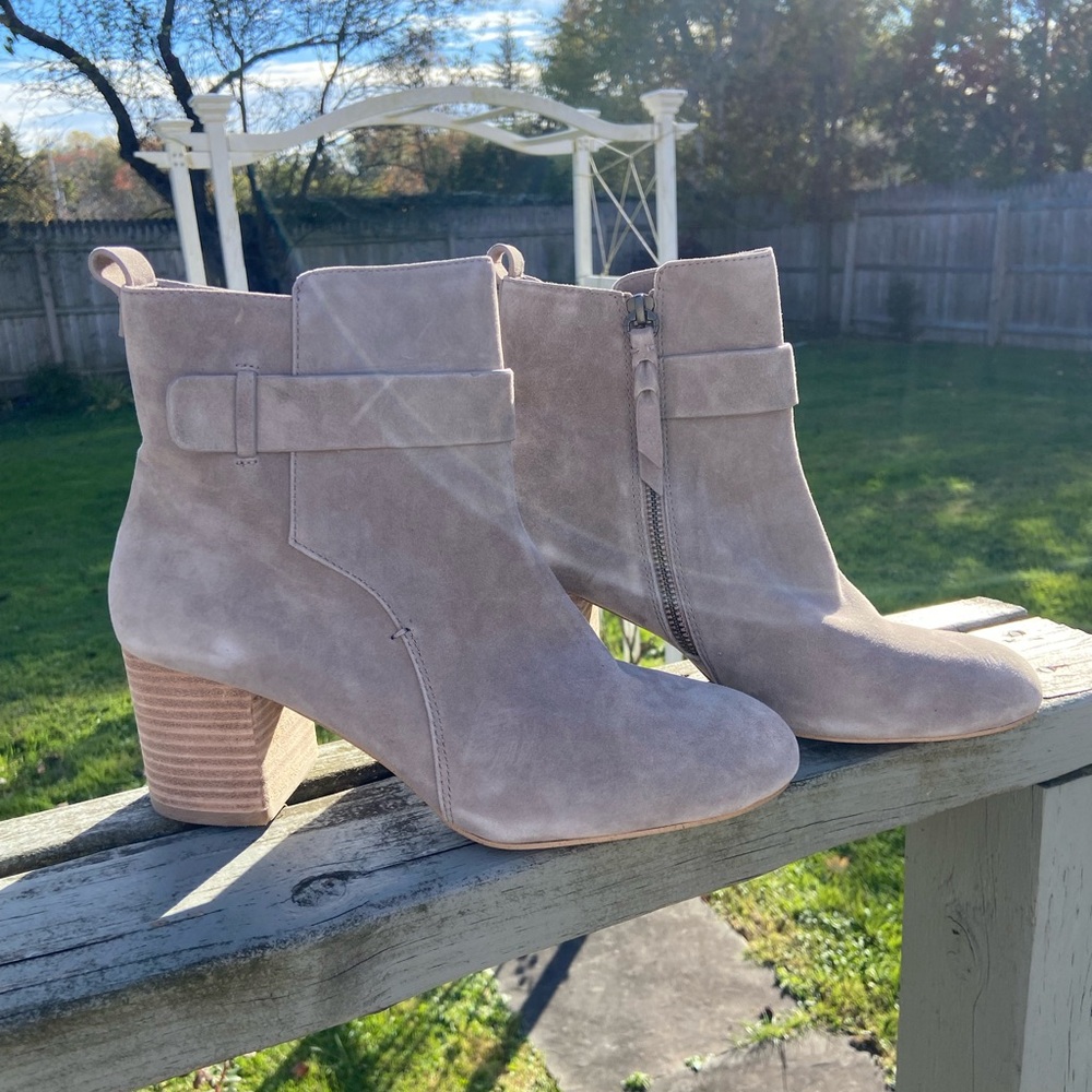 NIB Splendid Suede Ankle Booties